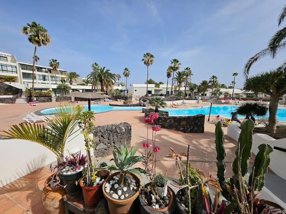 Apartamento Taisa Playa Roca Costa Teguise Exterior foto